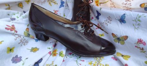 Nieuw - Dames Miss Lady leren pumps maat 42.5, Vibram zolen, sterke hakken