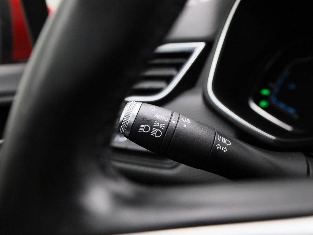 Renault Clio 1.6 e-tech hybrid 140 zen | automaat | parkeer sensoren | navi