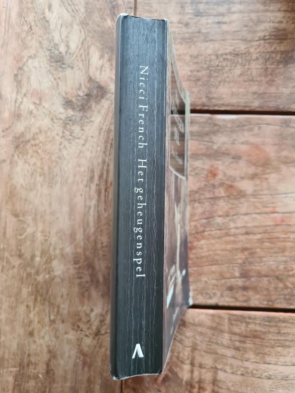 Het geheugenspel, Nicci French