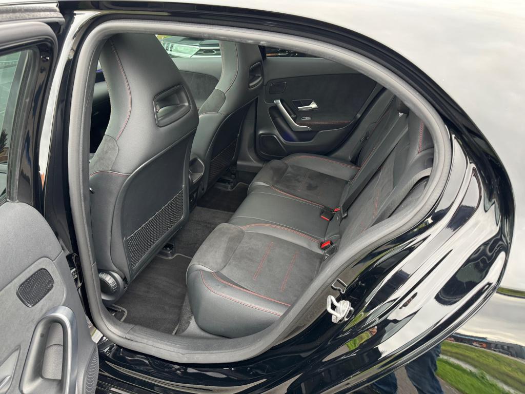 Mercedes-Benz A-Klasse 250 e amg line , night-pakket automaat . panoramadak