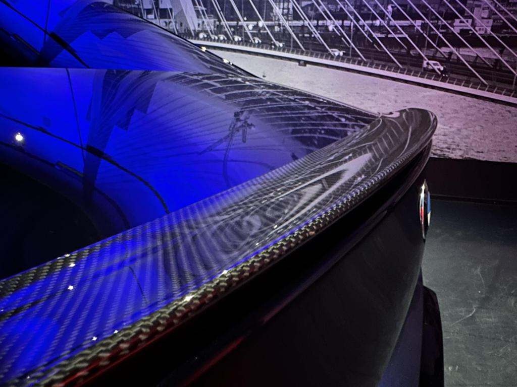 BMW M5 5-serie *limousine v8 m hybrid*carbon extr*b&w*alcantarahemel*nl-aut