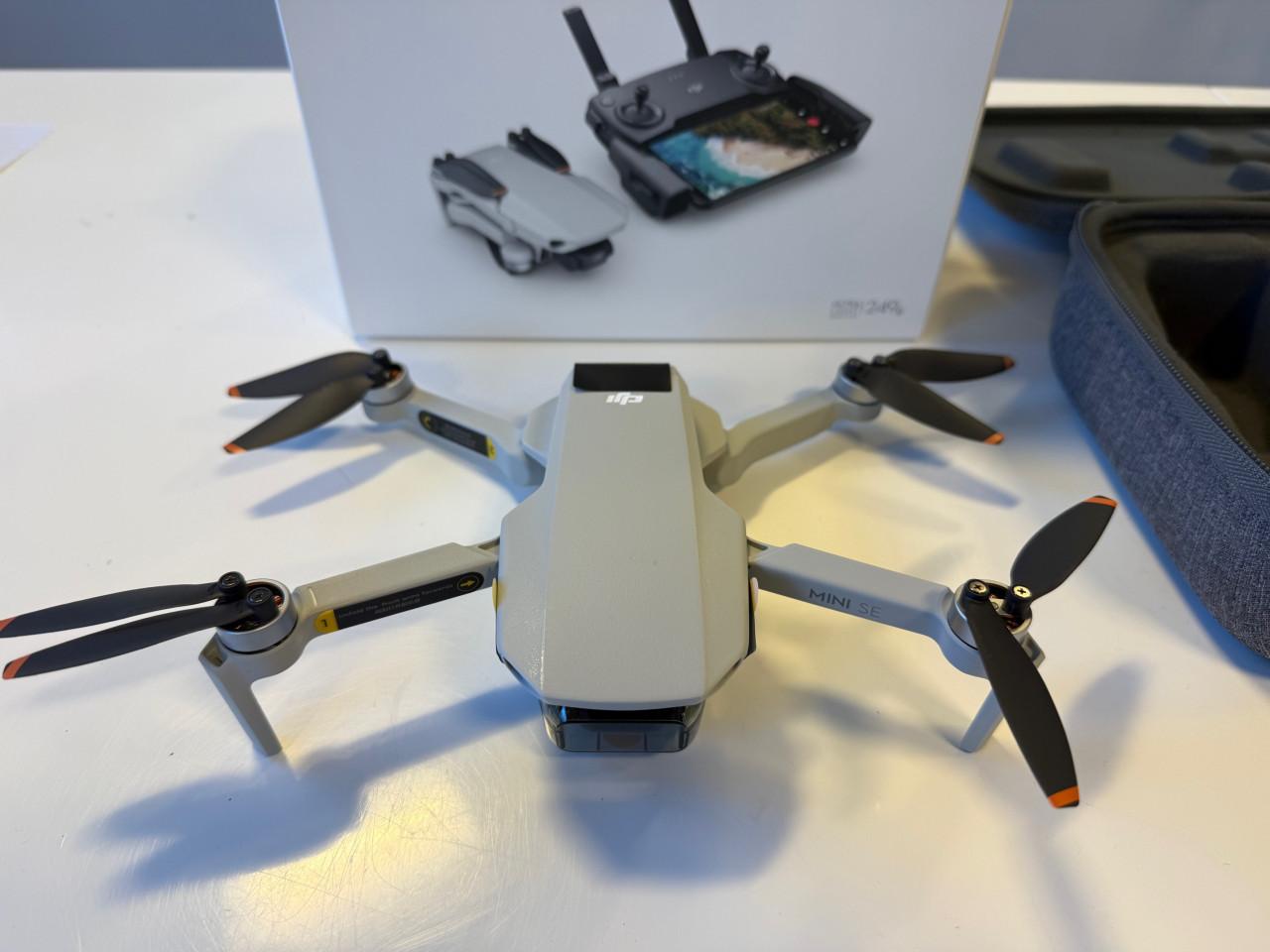 Complete DJI MIni SE Drone met 3 accu's en controller