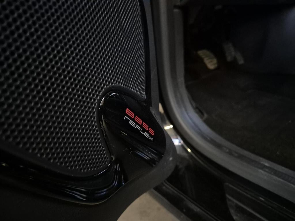 Renault Clio 0.9 tce limited / keyless / cruisecontrol / parkeersensoren