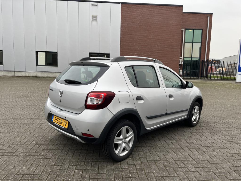 Dacia Sandero Stepway 0.9 tce lauréate 40 dkm