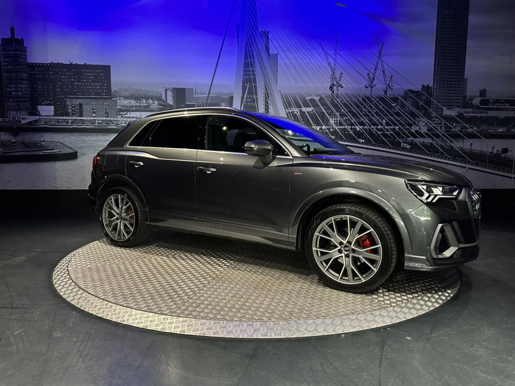 Audi Q3 35 tfsi s edition *pano*camera*trekhaak*