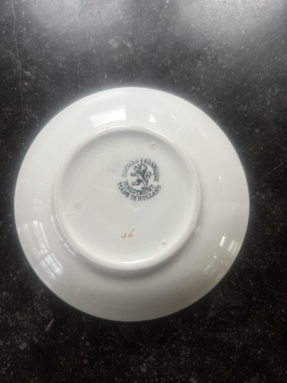 Intact thee servies van Société Céramique (Maastricht)