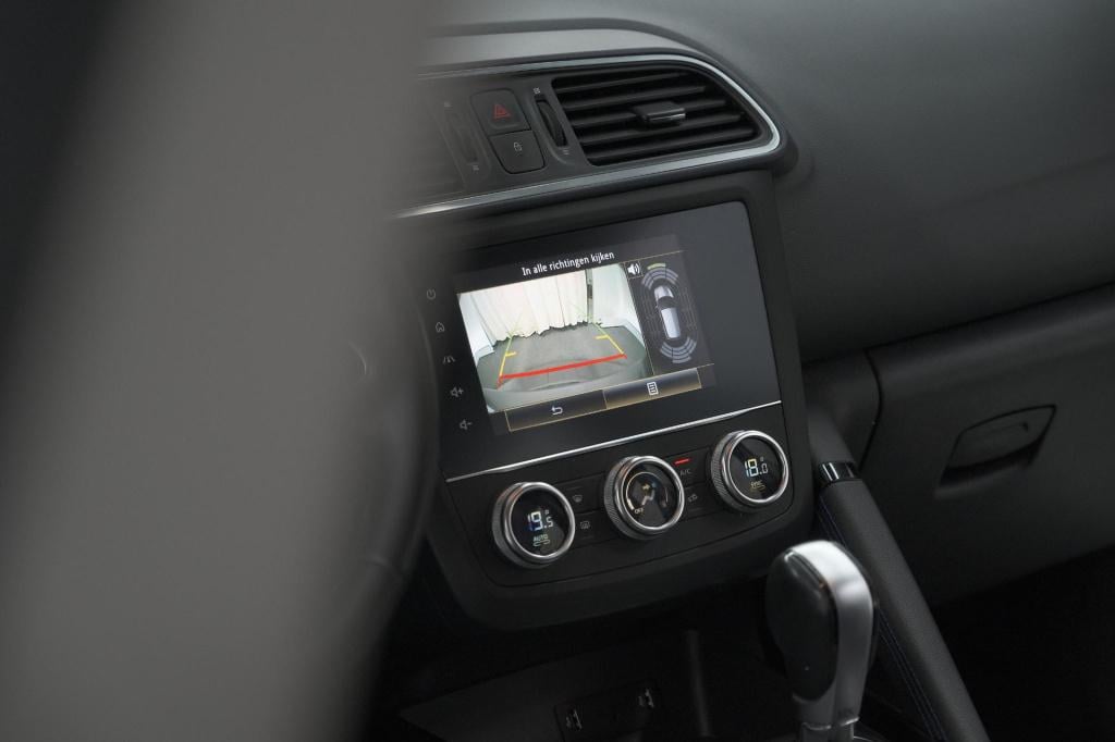 Renault Kadjar tce 140 edc limited | camera | dodehoekdetectie | apple carp