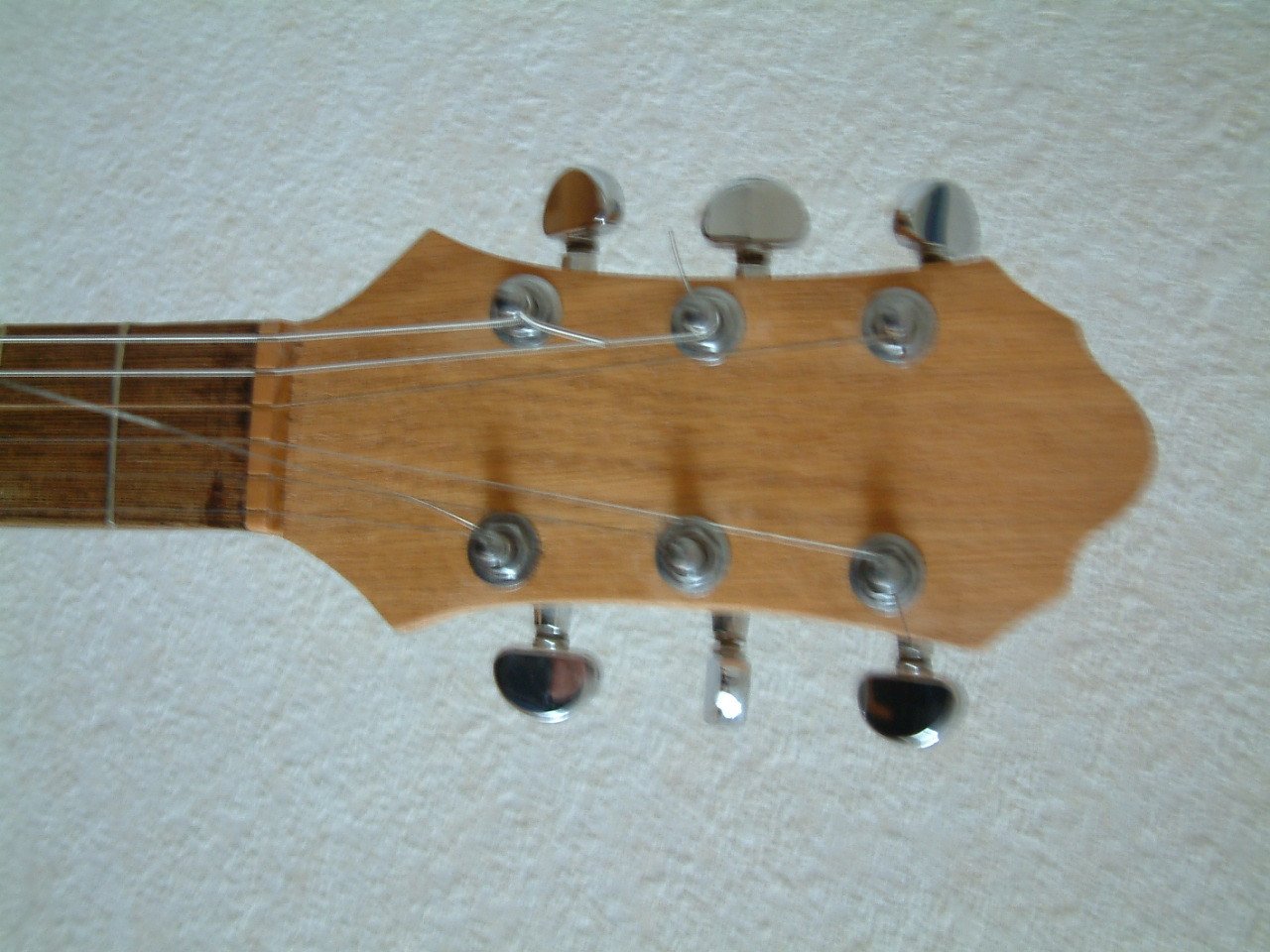 Gitaar western geen merk of nr  goede bas