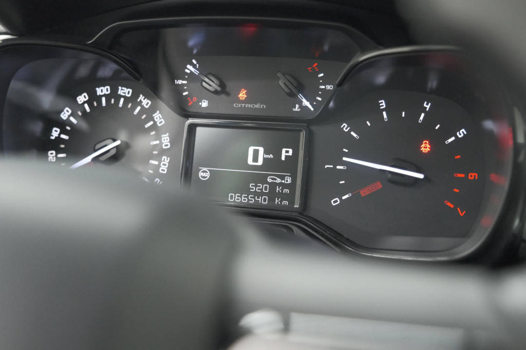 Citroen C3 puretech 110 s&s shine | camera | navigatie | apple carplay | pa