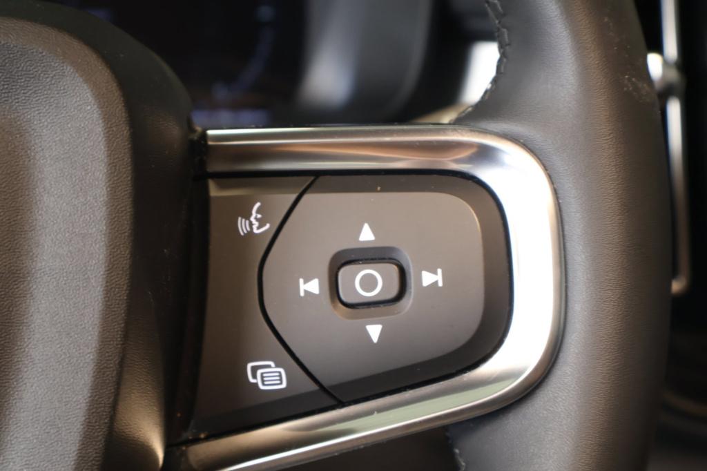 Volvo XC40 1.5 t4 plug-in hybrid plus dark nl auto, pano, h&k audio, el sto