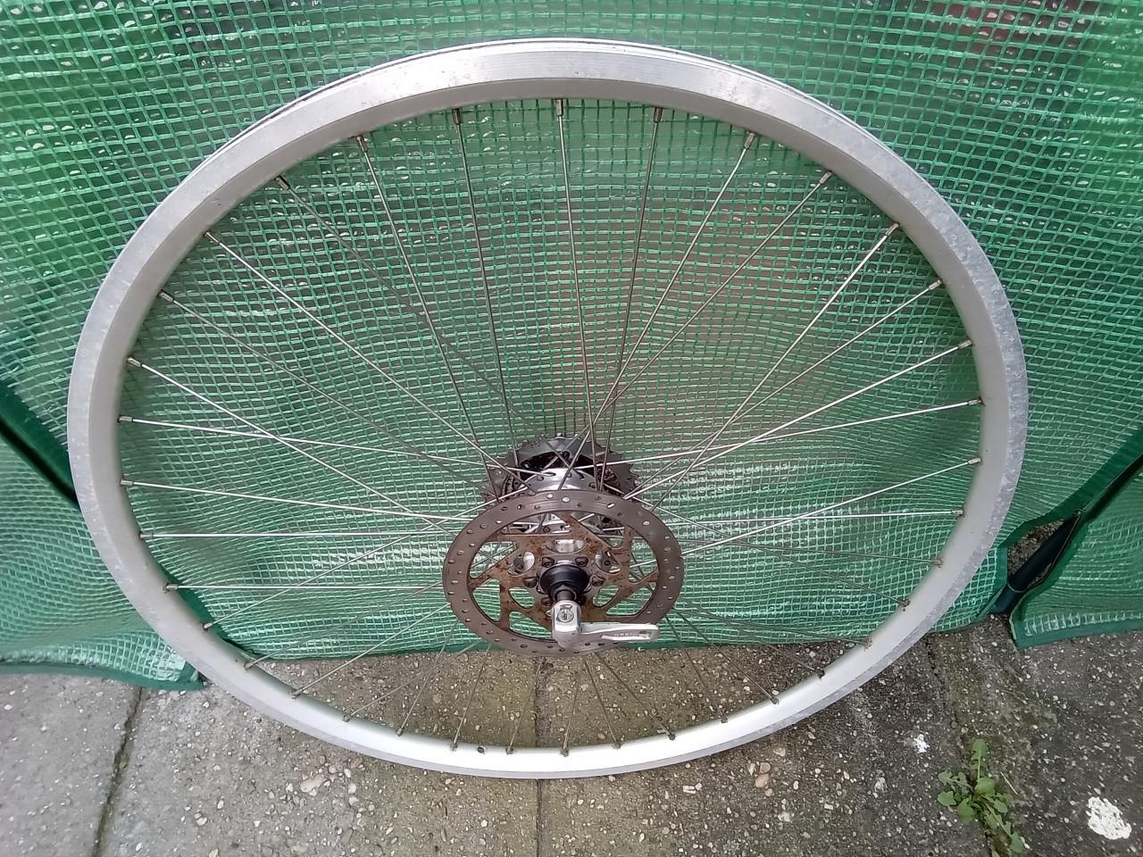 28inch voor en achterwiel naafdynamo schrijfrem 8 speed cassette uitvalnaaf