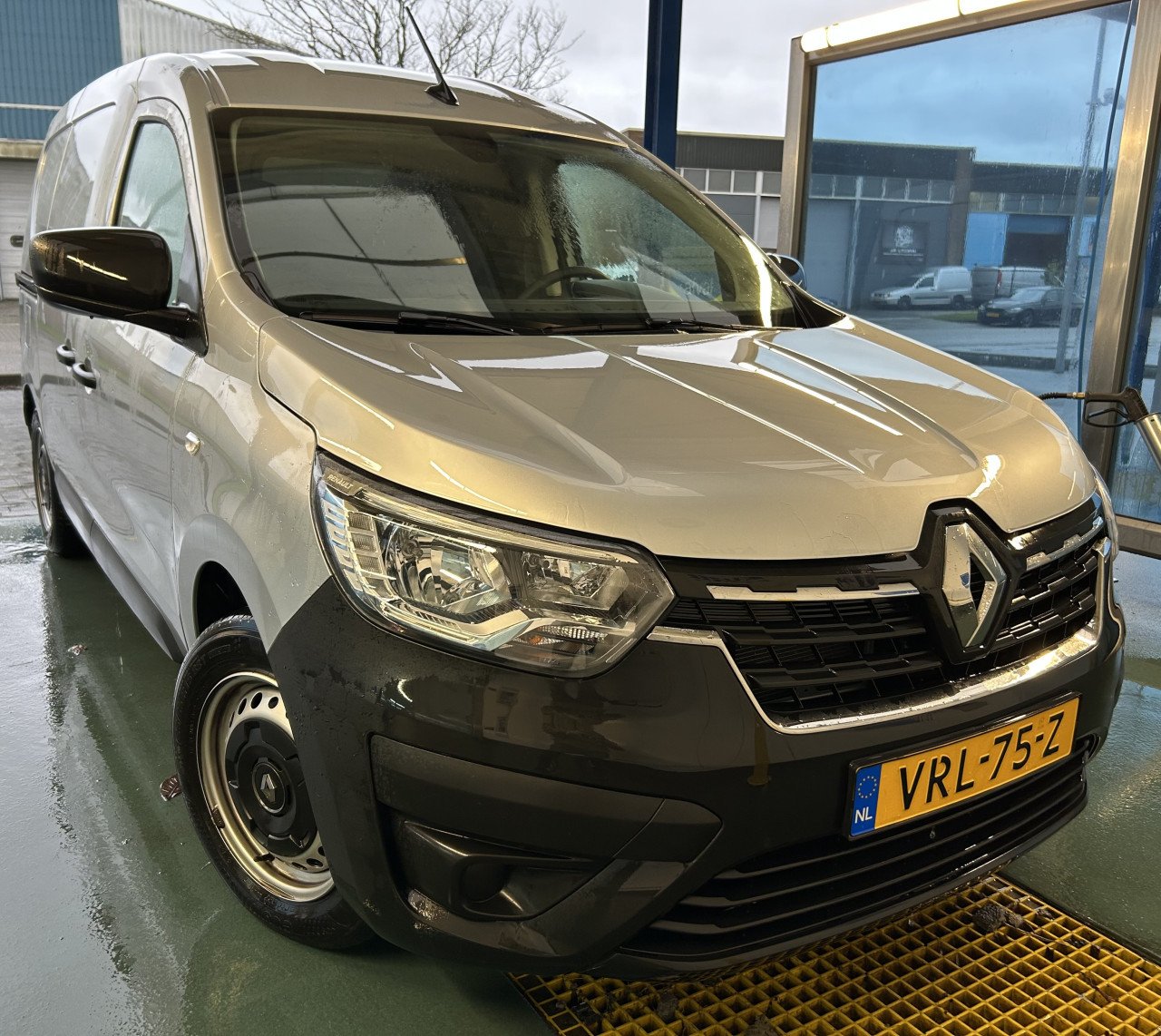 Renault Express met weinig km!