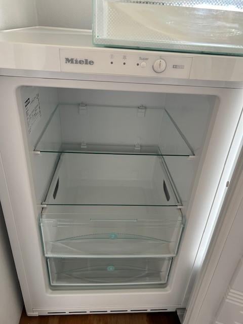 Mooie Miele Vrieskast zo goed als nieuw