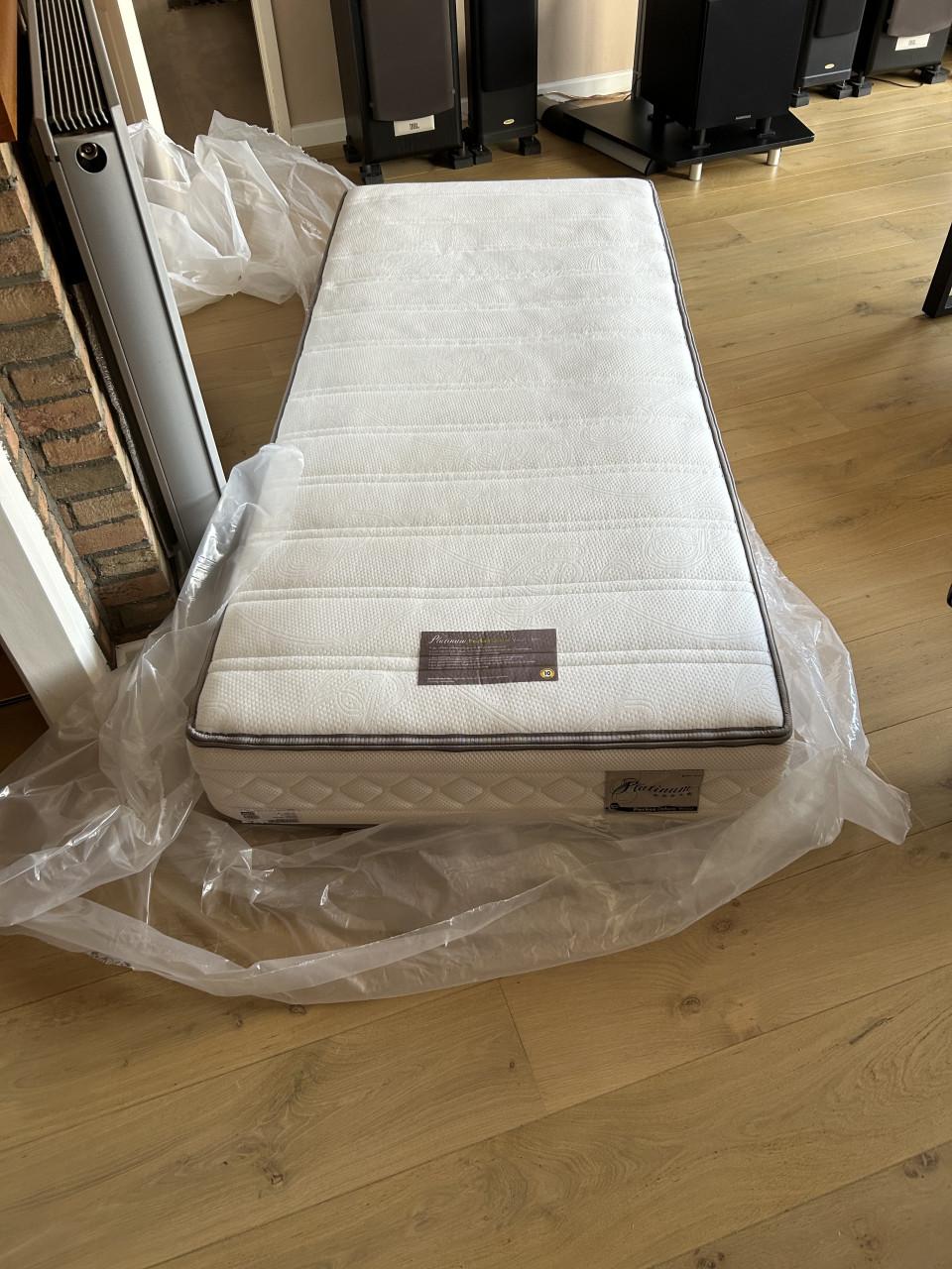 Matras pocket de luxe Visco Platinum 90x200x23 Hard