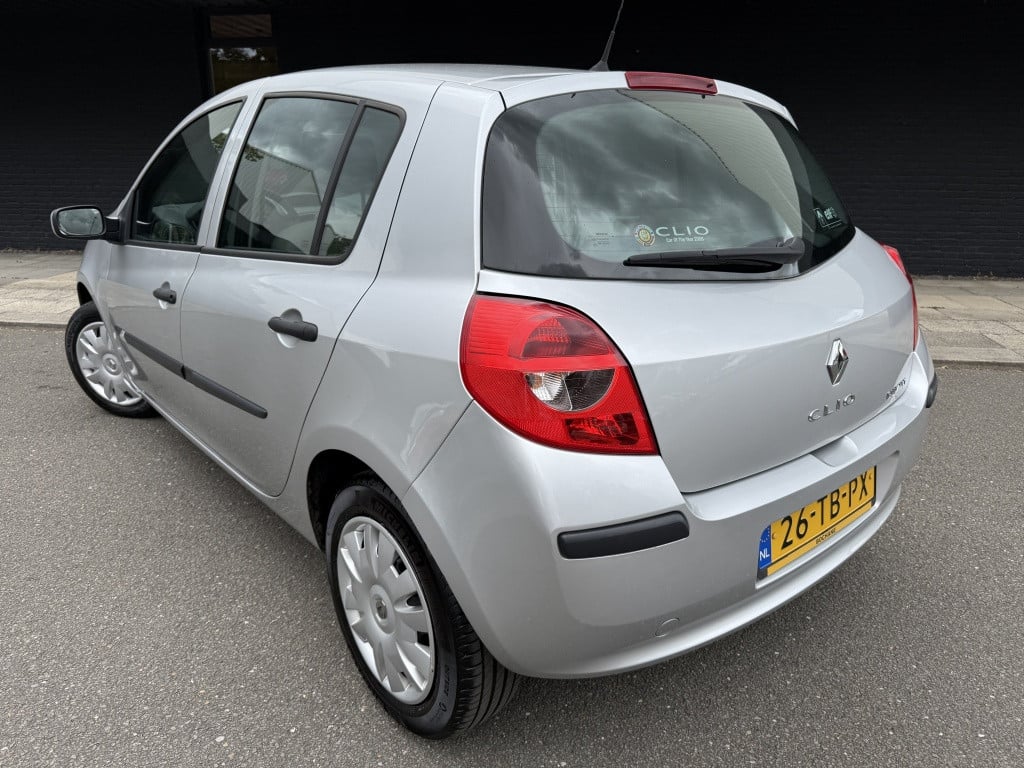 Renault Clio 1.4-16v authentique // airco // 1e eigenaar //