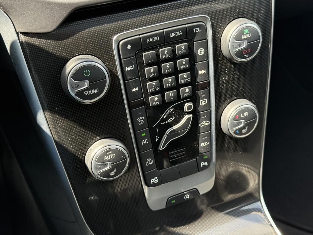 Volvo V40 cross country t3 153pk aut6 polar+ luxury| leder|pano| camera| tr