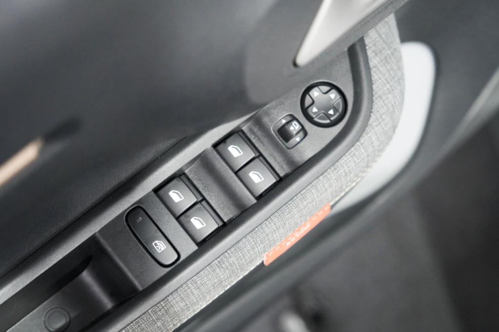 Citroen C3 Aircross 1.2 turbo 100pk plus | camera | parkeersensoren | apple