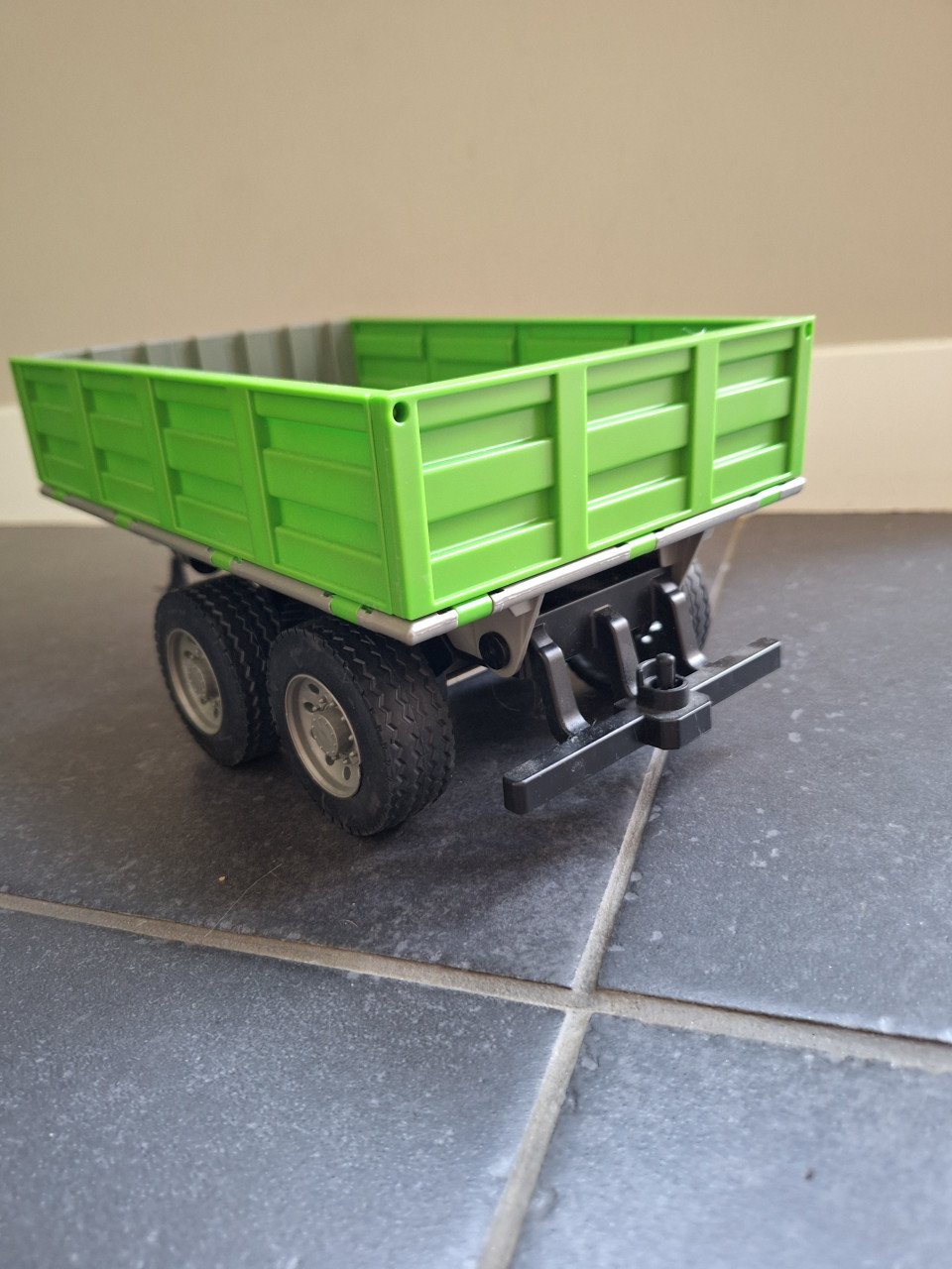 Bestuurbare jamara shovel met trailer