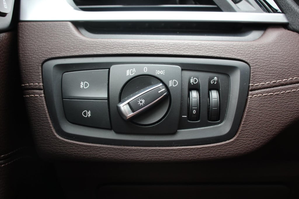 BMW X1 sdrive18i m sport - pano - leder - led - headup - navi plus - full o