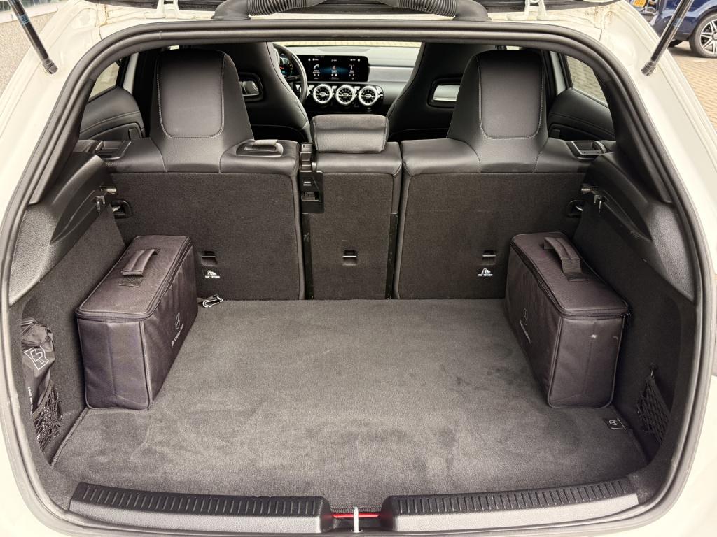 Mercedes-Benz A-Klasse 250 e amg line | nightpakket | pano | leder | el. st