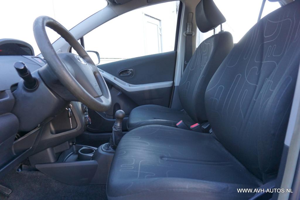 Toyota Yaris 1.0 vvti acces