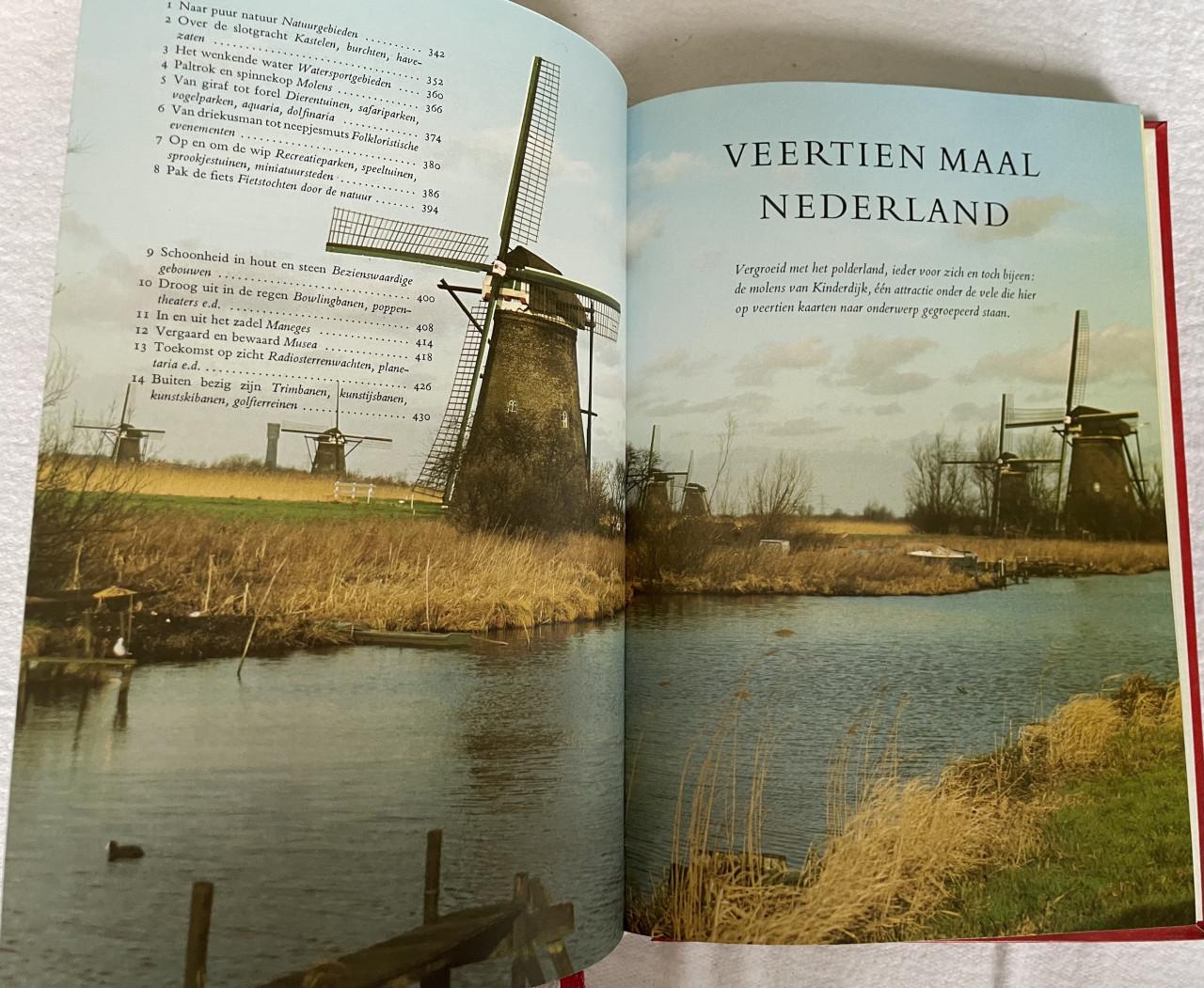 Uit in eigen land boek