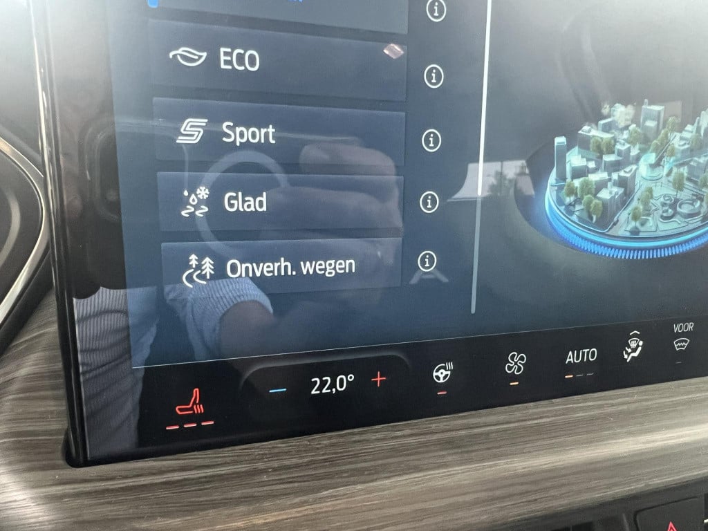 Ford Kuga 2.5 phev active slechts 322km!