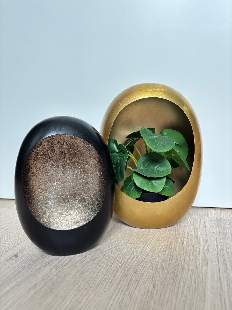 Twee egg windlicht/kandelaar zwart-goud