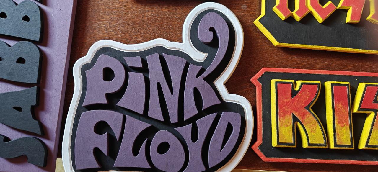 Fleur u Mancave op verschilde Logo’s  van Artiesten .