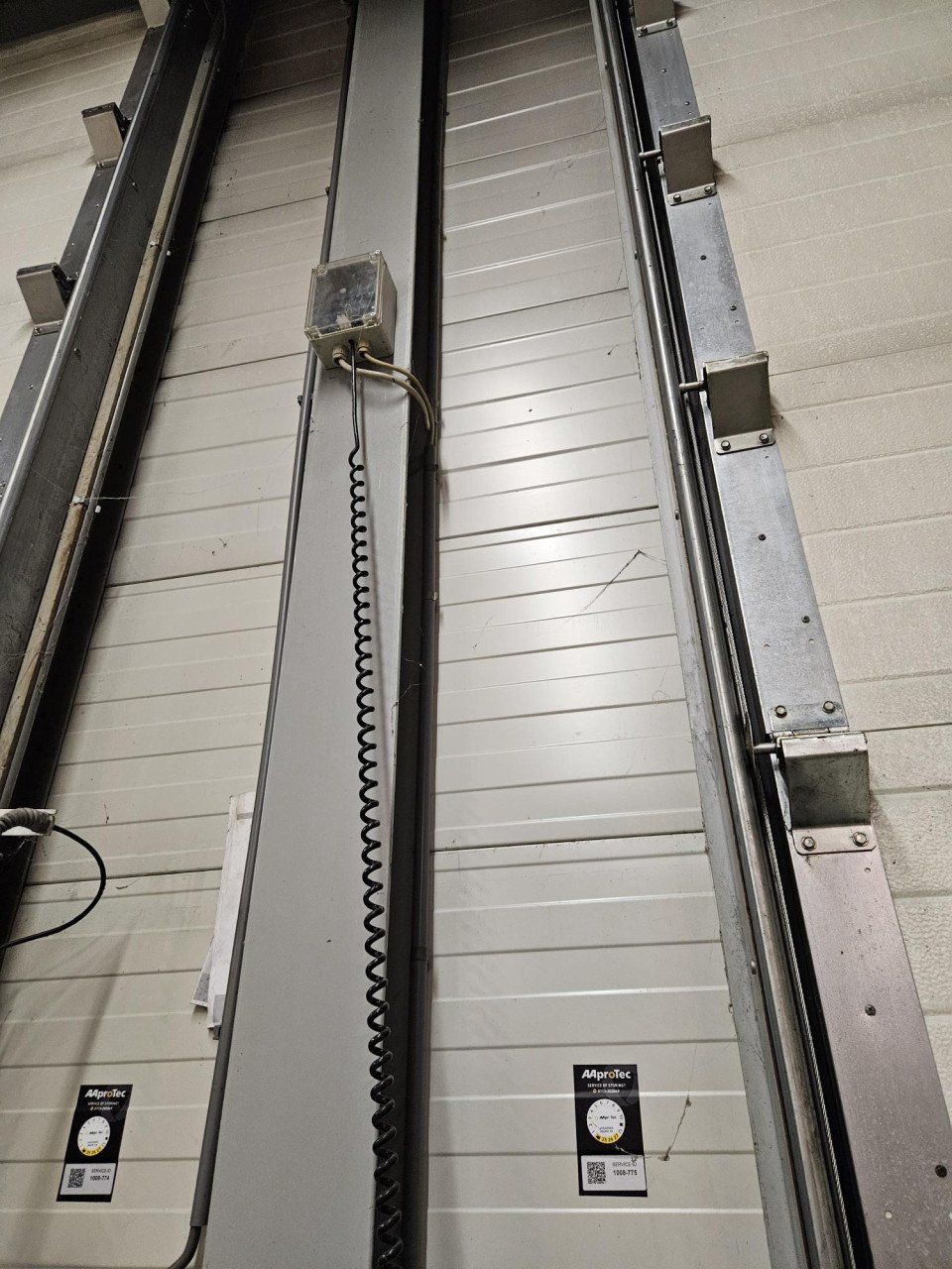 Overheaddeur / garagedeur elektrisch bediend