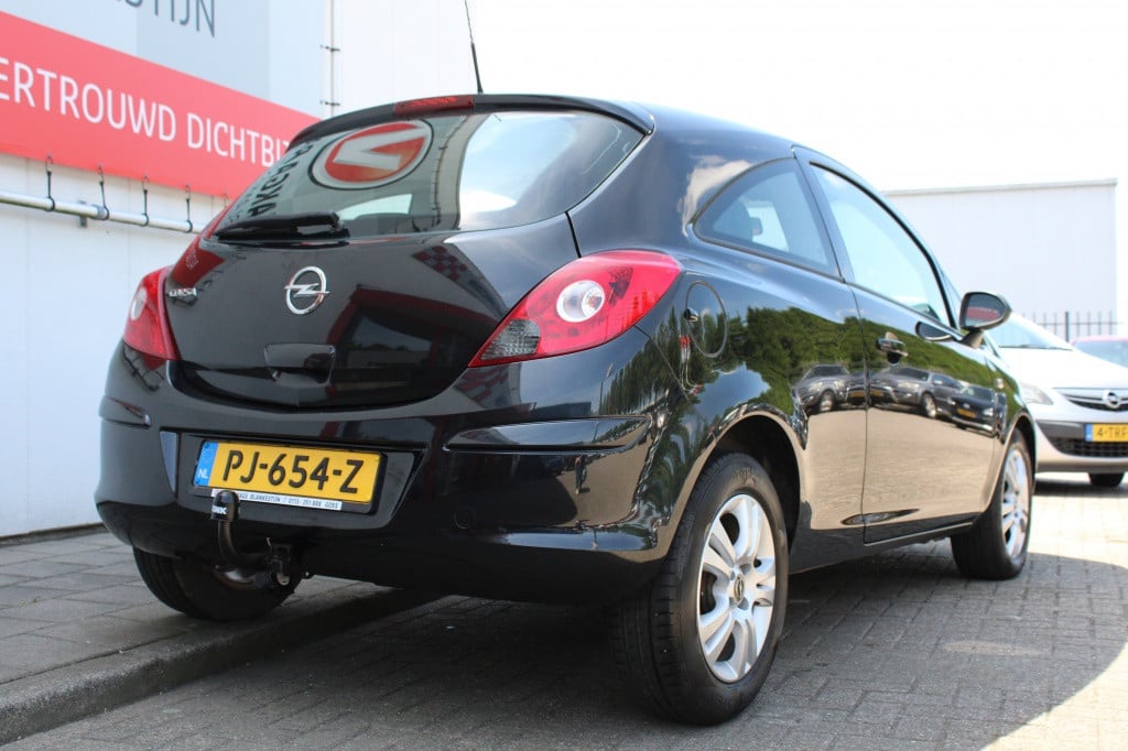 Opel Corsa 1.2-16v cosmo