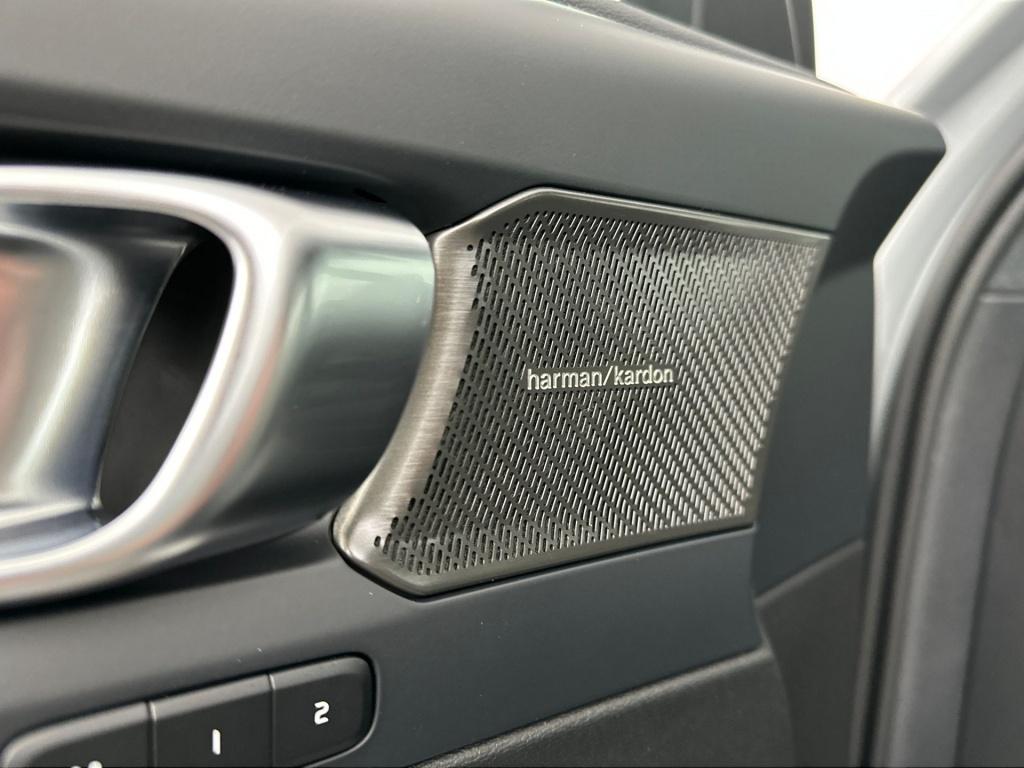 Volvo XC40 b4 gt plus dark visual park assist