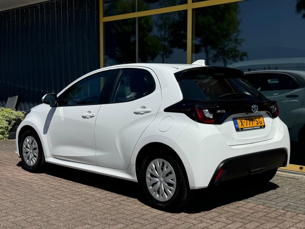 Toyota Yaris 1.5 hyb. active