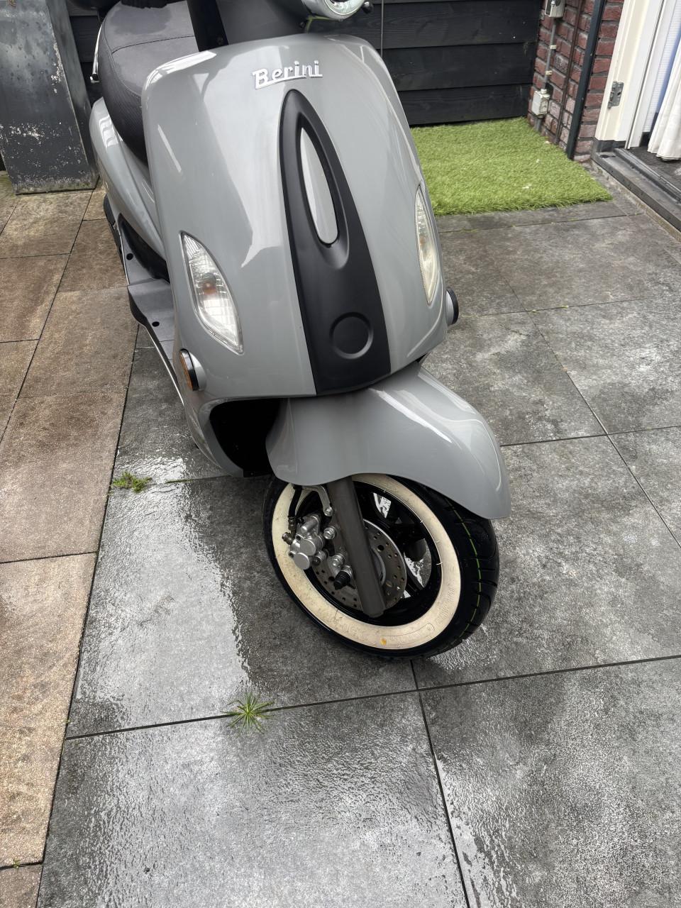 Berini snorscooter 25 km