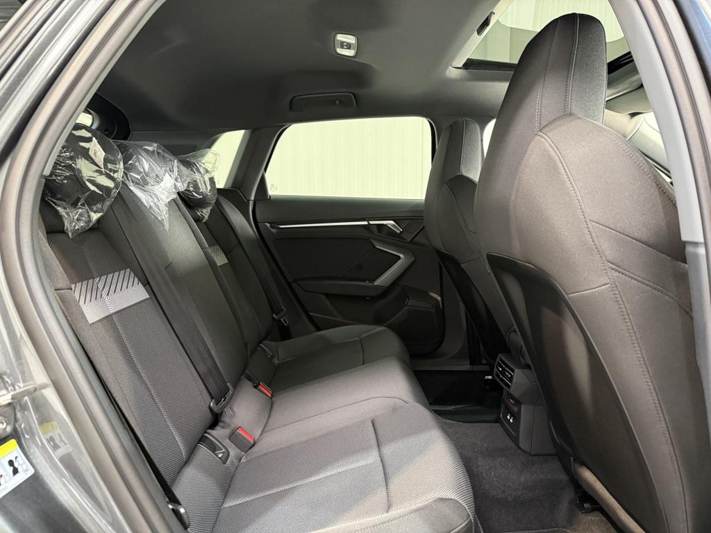 Audi A3 sportback 45 tfsi e 272pk s edition | pano dak | zwart optiek | acc