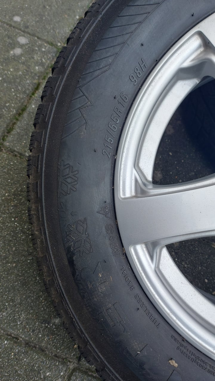 4 winterbanden voor nissan qashqai