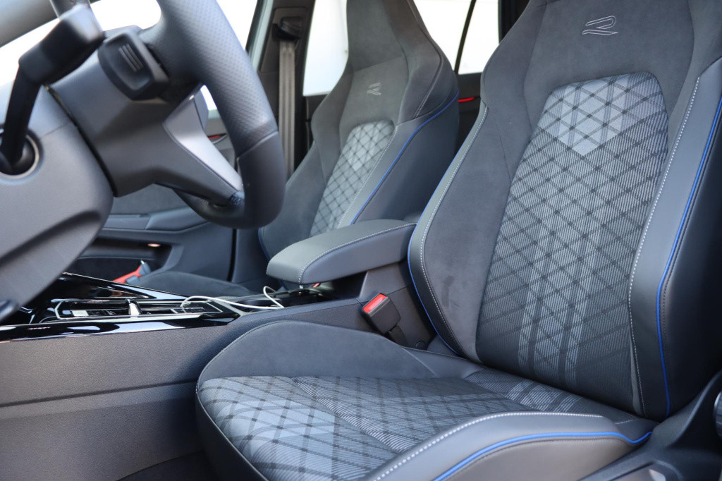 Volkswagen Golf variant 1.5 etsi r-line edition 115pk dsg7