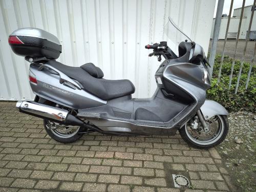 Suzuki Burgman 650 Executive uit 2007