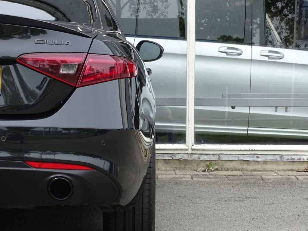 Alfa Romeo Giulia 2.0t b-tech stoel-&stuurwielverwarming | android auto | 1