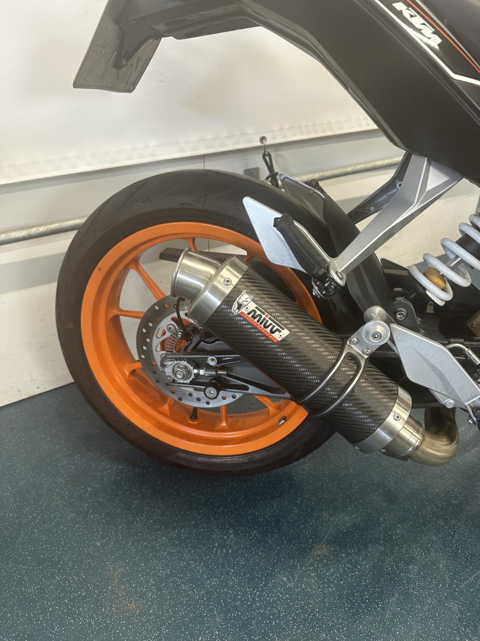 KTM 390 Duke 2013, bijzonder lage km stand
