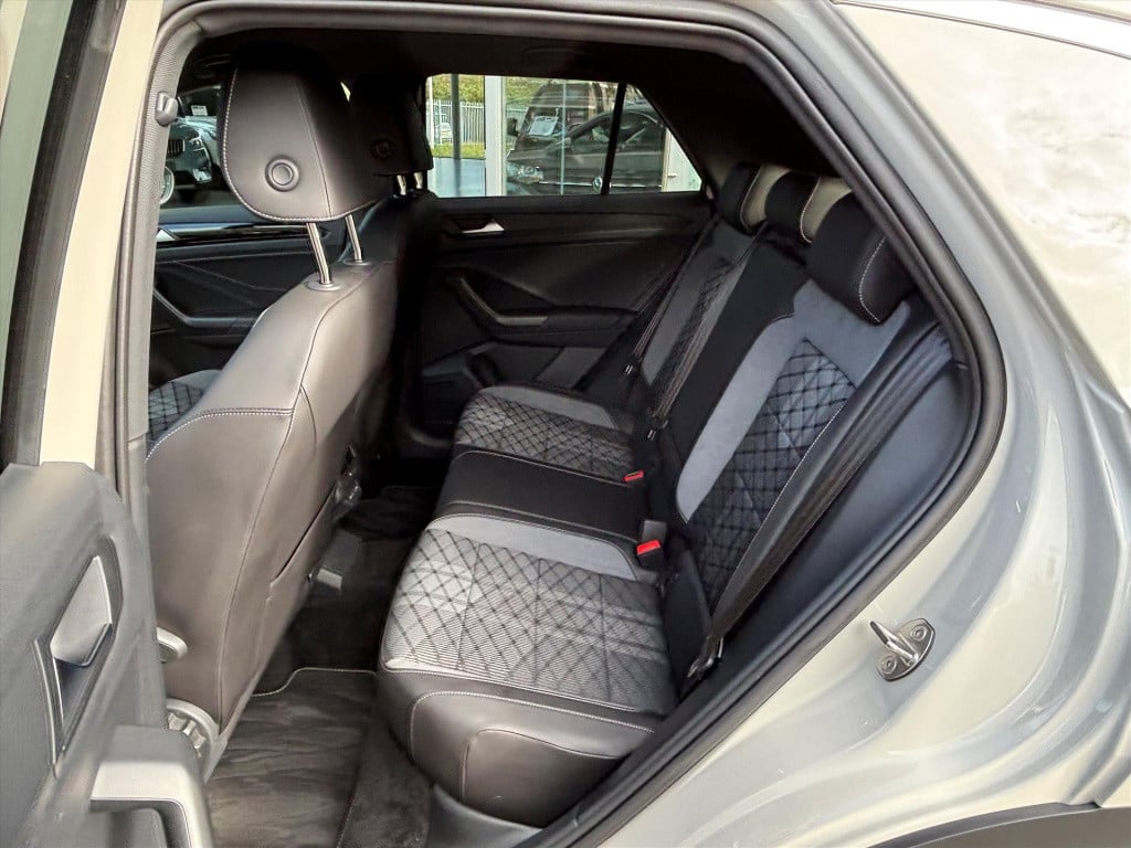 Volkswagen T-roc 1.5 tsi 150pk 7-dsg r-line|dode hoek|carplay| elek klep| r