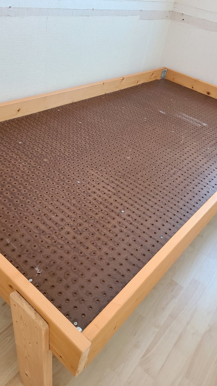 1 persoons bed (gratis)