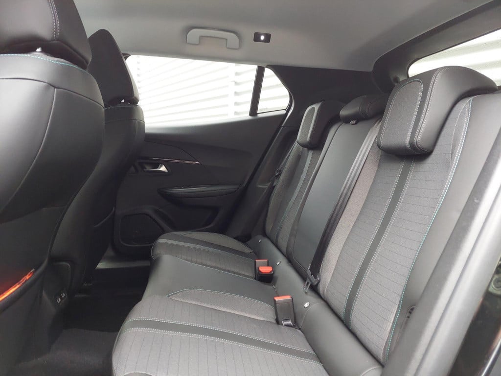 Peugeot 2008 suv 130 eat8 allure automaat nav/cam/clima