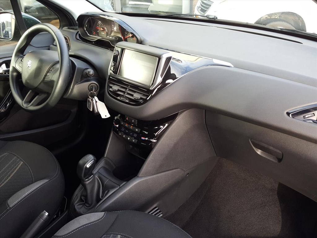 Peugeot 208 envy 1.2 vti 82pk 5d navigatie | cruise & climate control | par