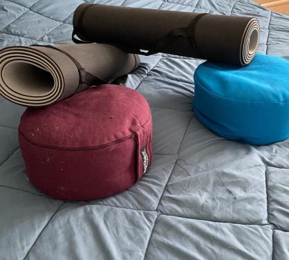 Yoga kussen en yoga matje