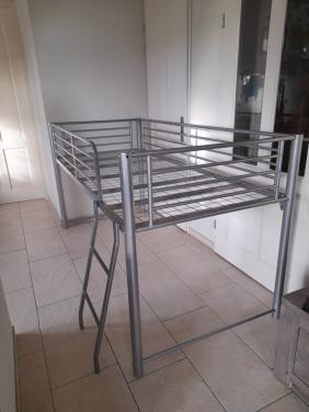 Half-hoogslaper 90 x 200 (in goede staat )