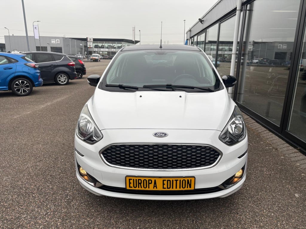 Ford KA ka+ 1.2 85pk black & white, stoelverwarming, voorruitverwarming, se