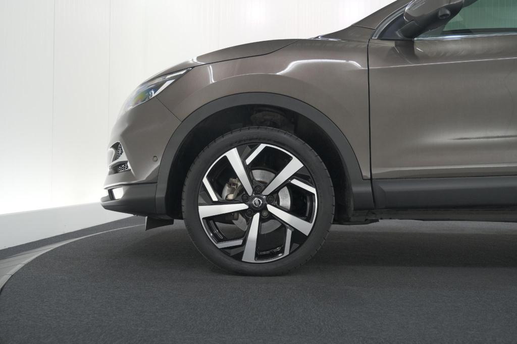 Nissan Qashqai 1.3 dig-t tekna | trekhaak | panoramadak | adaptieve cruise 