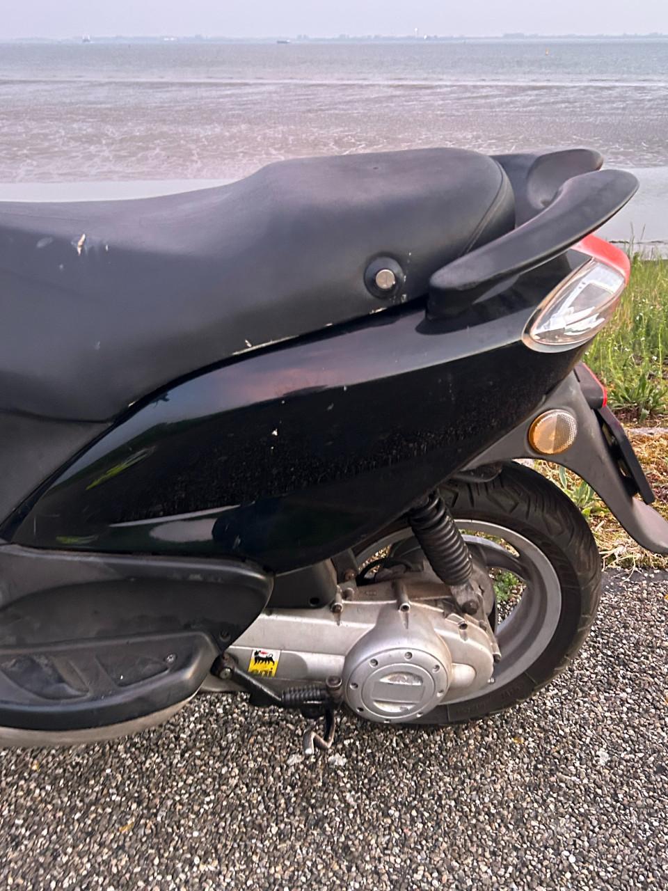 Scooter piaggio fly 2 takt