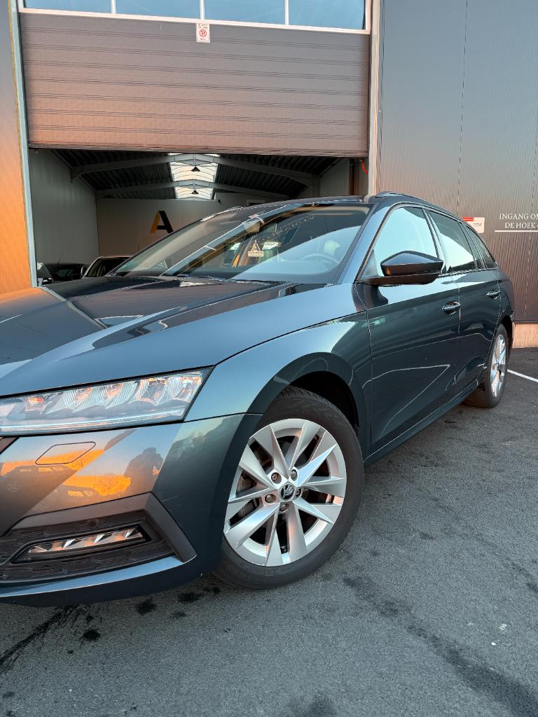 Skoda Octavia combi 1.5 tsi - first edition